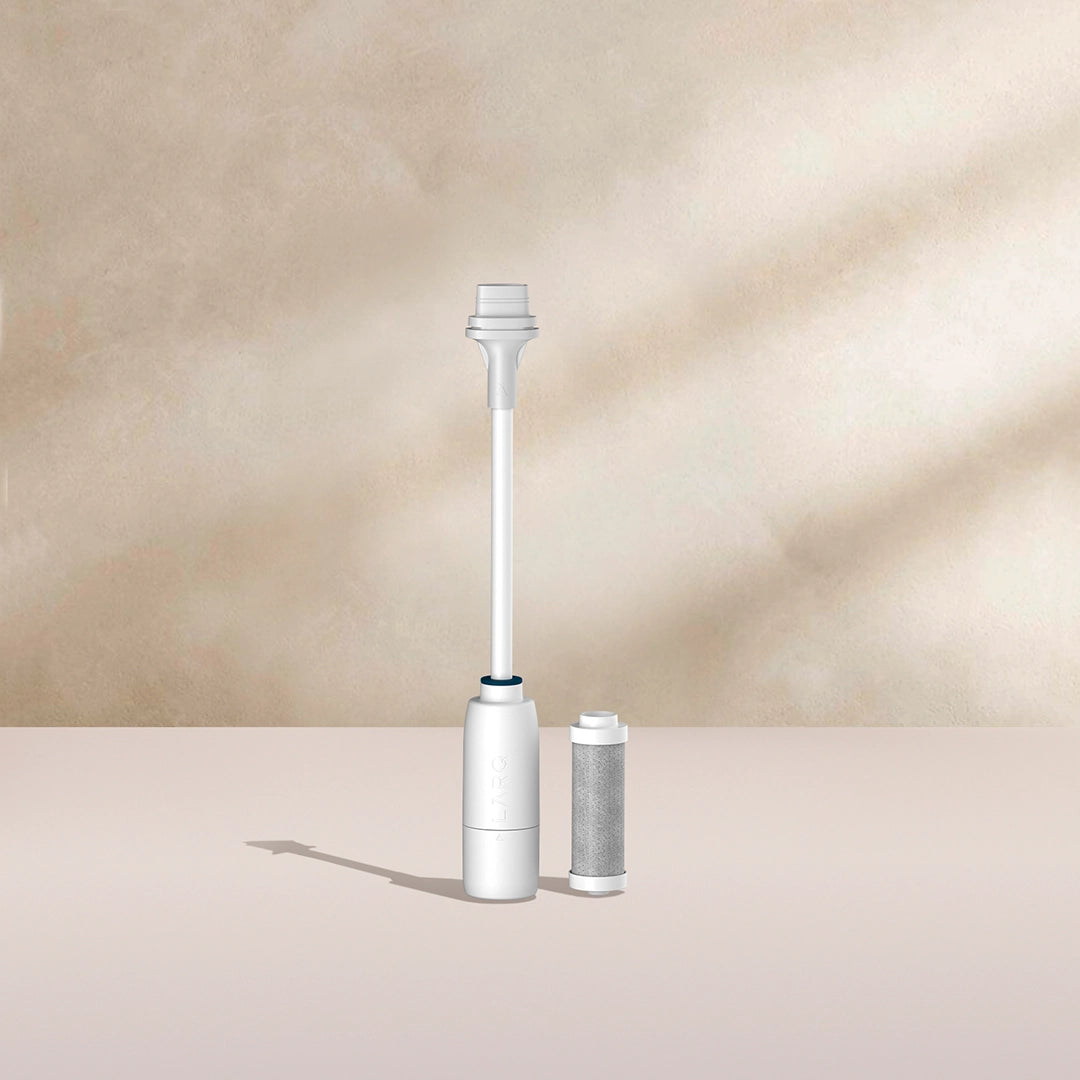 BRITA LARQ filtro Kit di aggiornamento su sfondo beige