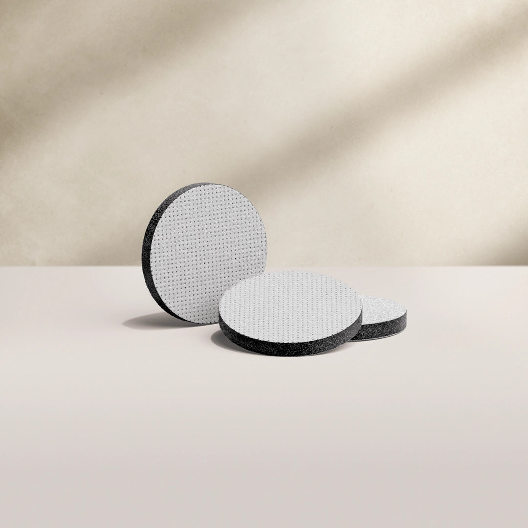 BRITA MicroDisc su uno sfondo beige