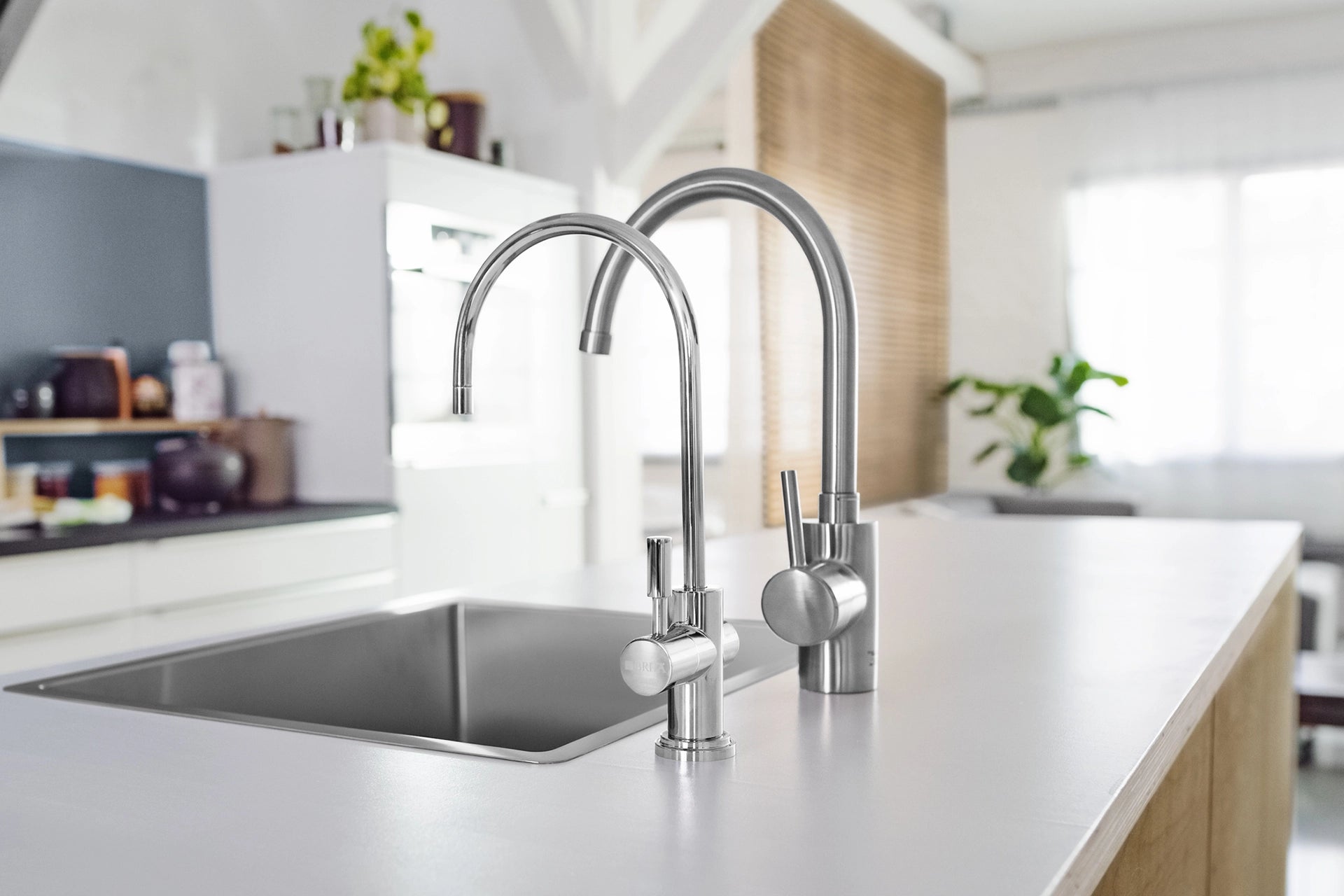 BRITA mypure P1 additional kitchen tap for filtered water in a modern kitchen.